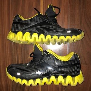 Reebok mens zig tech smoothfit 9 1/2 USA black/yel